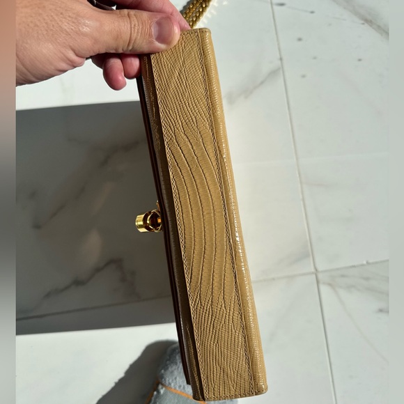 YSL - KATE MEDIUM TASSEL IN CROCODILE-EMBOSSED LEATHER BAG DARK BEIGE - Picture 12 of 12